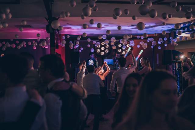 Studniówka Zespół Szkół Ekonomiczno Handlowych 14.02.2025 Hotel Przystań — zdjęcie 14